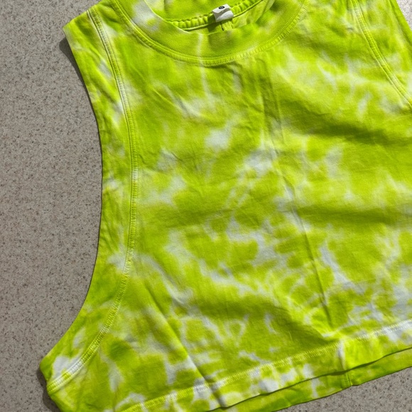 Lululemon crop tank - Picture 5 of 6